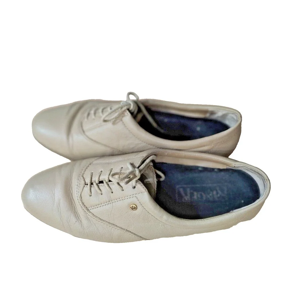 Easy Spirit Women's‎ Anti-gravity Esmotion Leather Beige Lace Up Shoes Size 9B